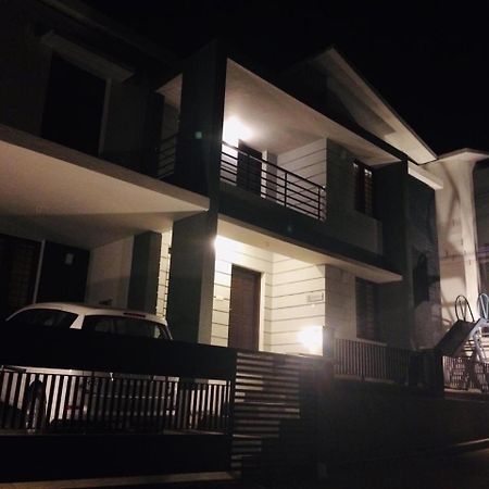 Albisville Hilltop Mansion Ooty Exterior photo