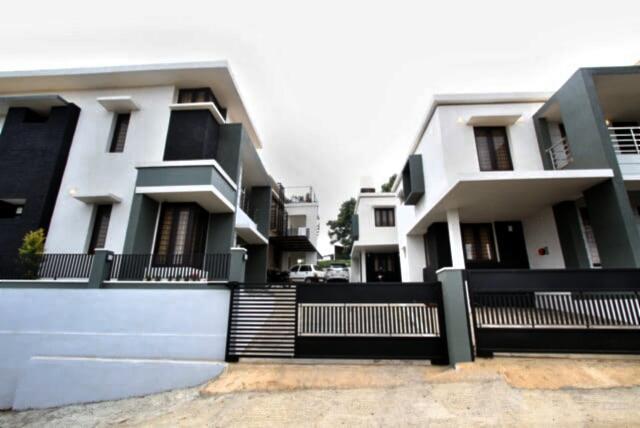 Albisville Hilltop Mansion Ooty Exterior photo